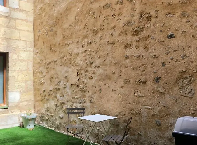 Апартаменты * Hyper Centre*local A Velo *